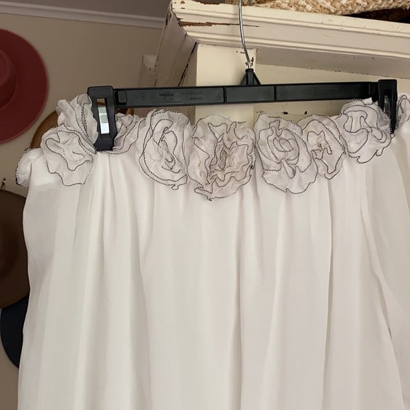 VIP by Avenue - Picture 2 of 6